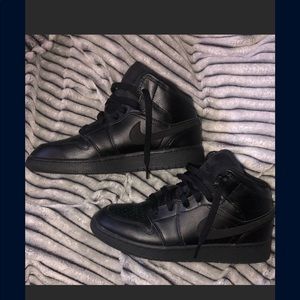 All black Nike Jordan’s